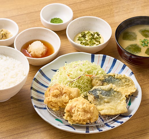 ～徳島県産阿波彩どり使用～鶏とサバの天ぷら定食(とり天2個・サバ天2個)