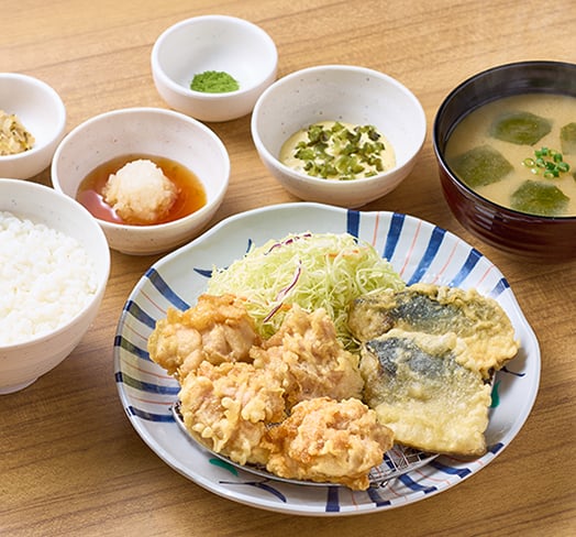 ～徳島県産阿波彩どり使用～鶏とサバの天ぷら定食(とり天4個・サバ天2個)