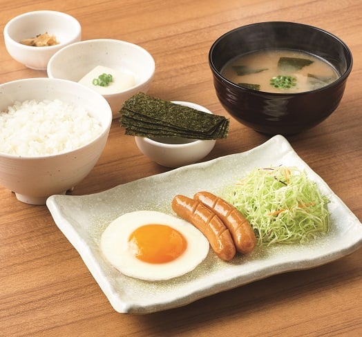 エッグ&ウインナー朝食