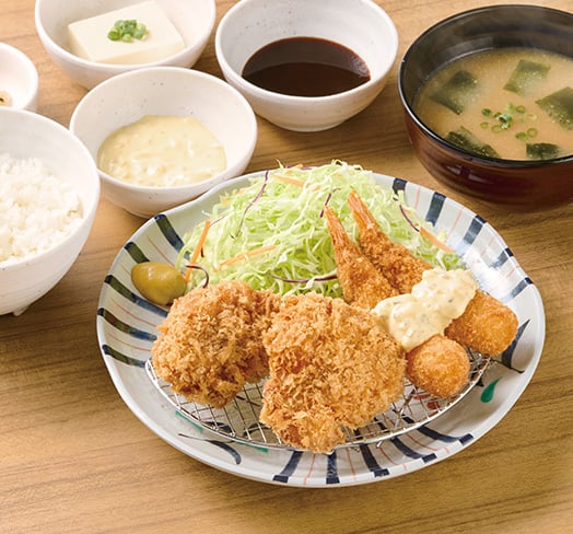 【タルタルソース付】とりカツとエビフライの定食
