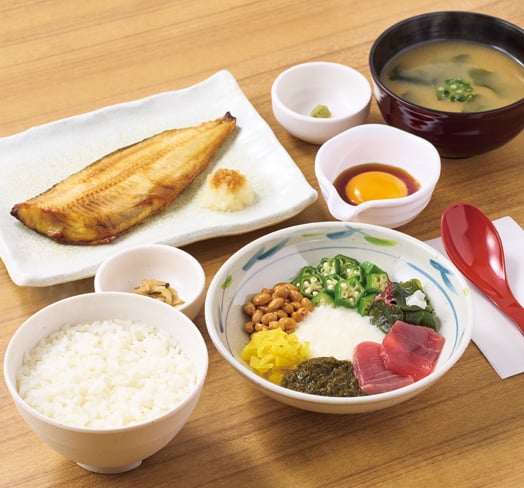 ～8種の彩り～アカモクねばとろとしまほっけの定食