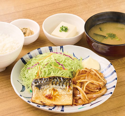 サバの塩焼としょうが焼の定食
