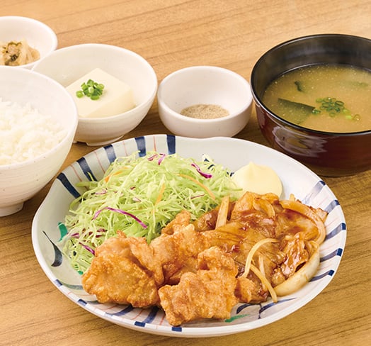 から揚げとしょうが焼の定食