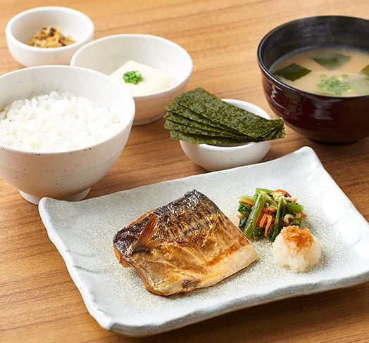 サバの塩焼朝食